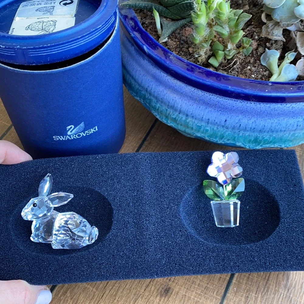 Swarovski rabbit and flower - Picture 2 of 4